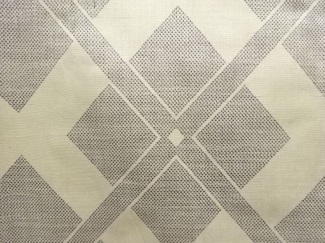 アンティーク　襷模様織り出し本場白大島紬着物(7マルキ)